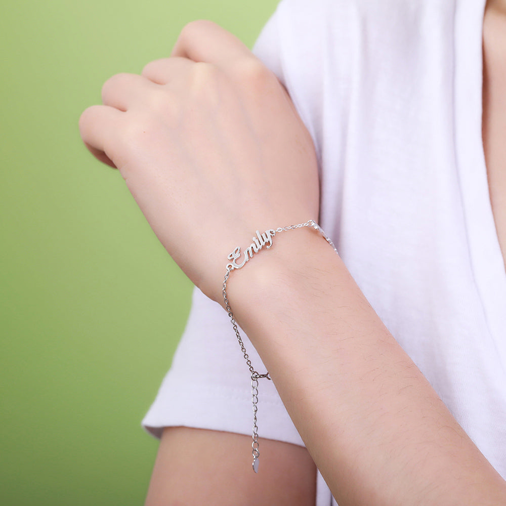 Personalized 1-4 Names Bracelet in Silver