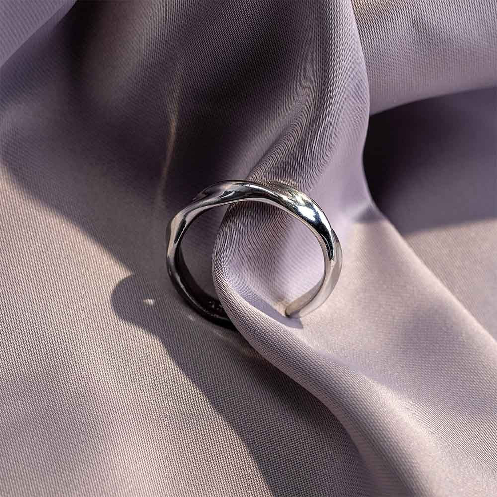 Adjustable Wavy Band Ring