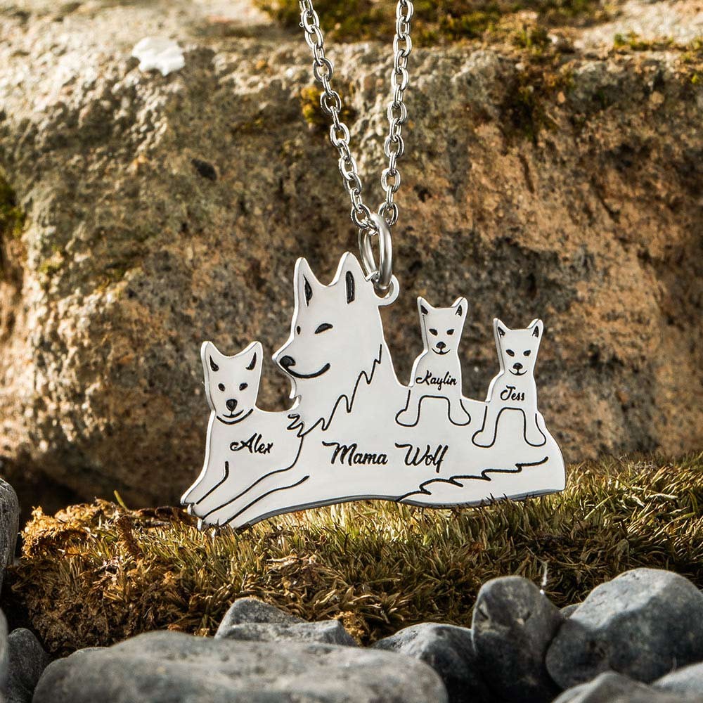 Personalized Wolf Necklace, Mama Wolf Necklace with 1-8 Names, Stainless Steel Necklace, Family Gift for Mother/Grandma